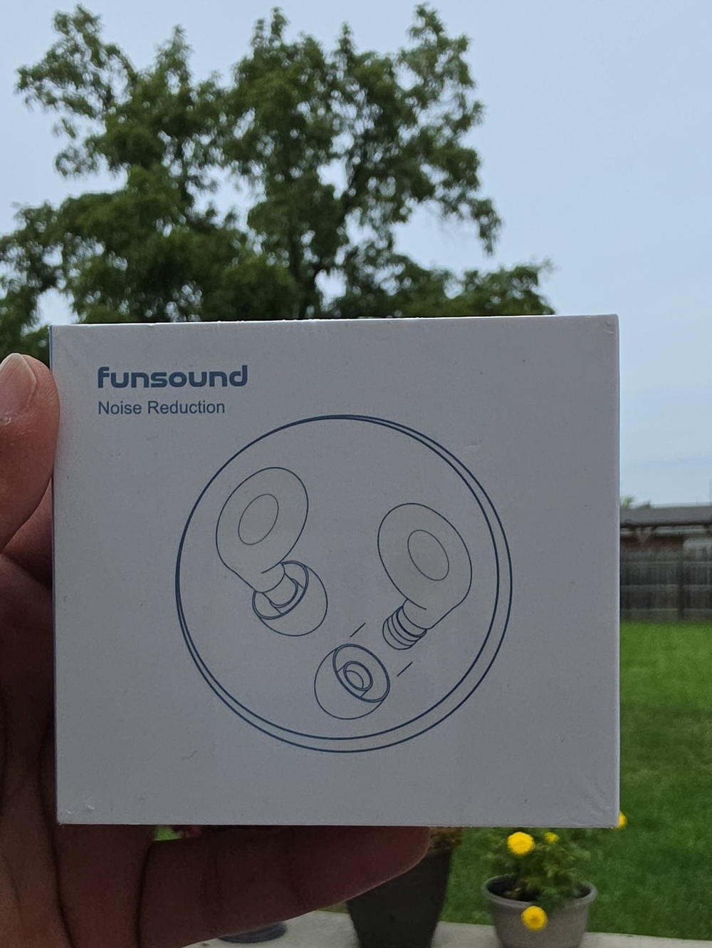 Amazon White Wireless Earbuds with Charging Case